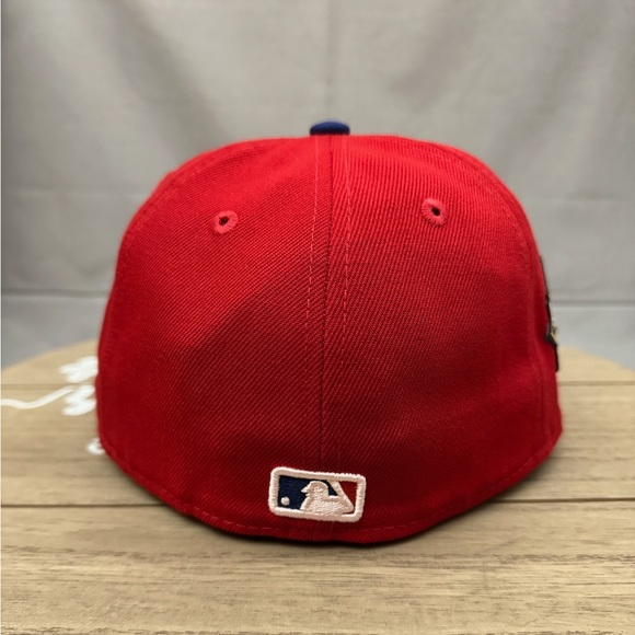 New Era 59Fifty Philadelphia Phillies World Series 2022 Fitted Hat Red Men’s 7 - Picture 3 of 6